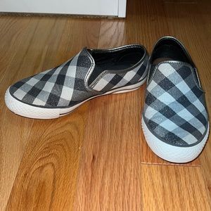 Burberry silver, white and navy slip on sneakers women’s size 37 (7)